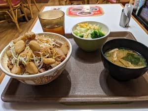 にんにく白髪ねぎ牛丼は臭いのか