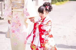 女子の成長を祈る